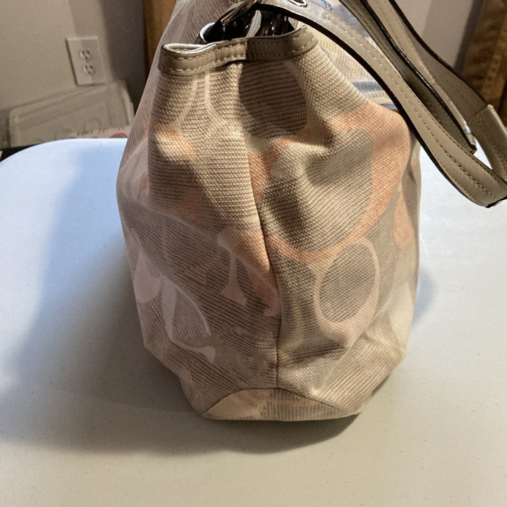 Coach Soho Optic Multicolored Cream Shoulder Bag EXCELLENT CONDITION - Picture 3 of 14